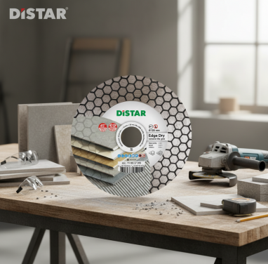 Jak osiągnąć idealne cięcie pod kątem 45 stopni? Praktyczny poradnik dla glazurników z tarczą Distar EDGE DRY 125 mm