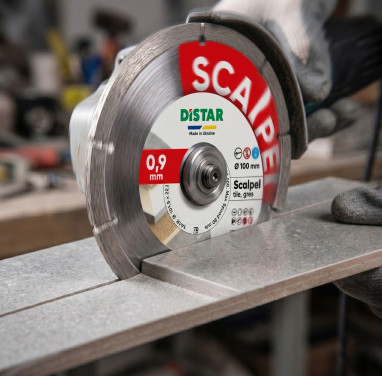 Why does a cutting disc “wobble” during cutting? Causes and solutions